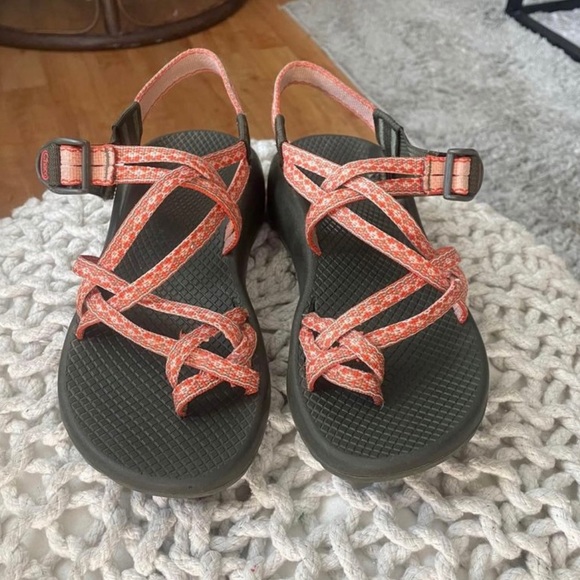 Peachy/Orange Chacos Size 7 Women’s - Picture 2 of 2